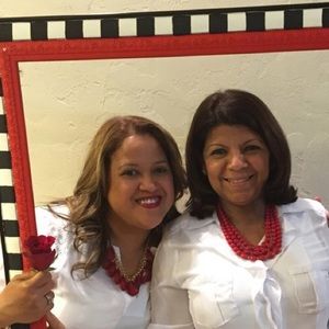 Meet your Posher, Cinthia